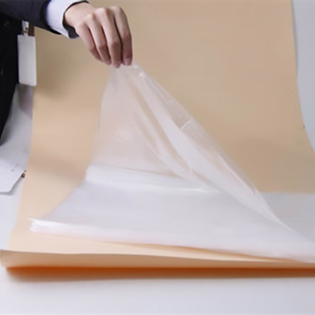 为什么塑料在加工或使用过程中易带静电？